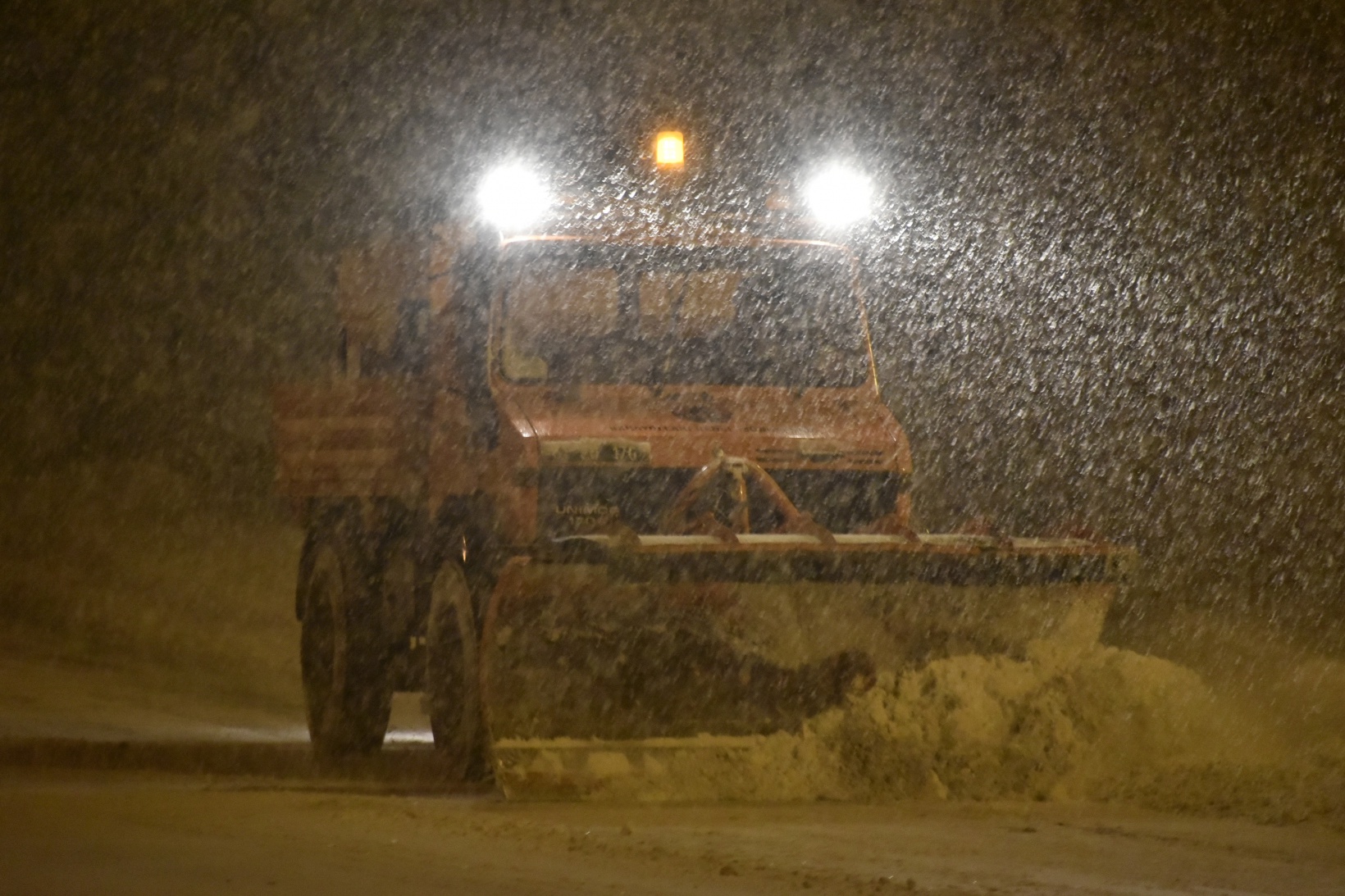Zigana geçidinde kar yağışı etkili oluyor 13