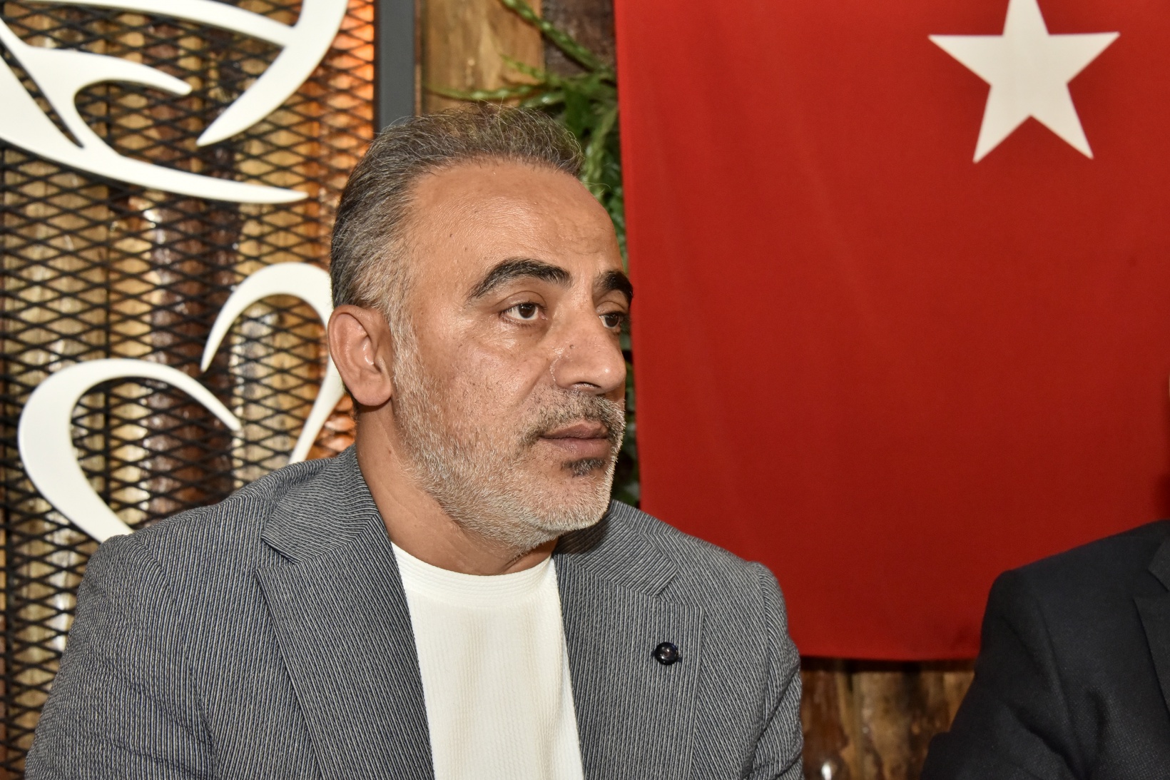 “Genel itibariyle turizme ve madenciliğe odaklanacağız” 11