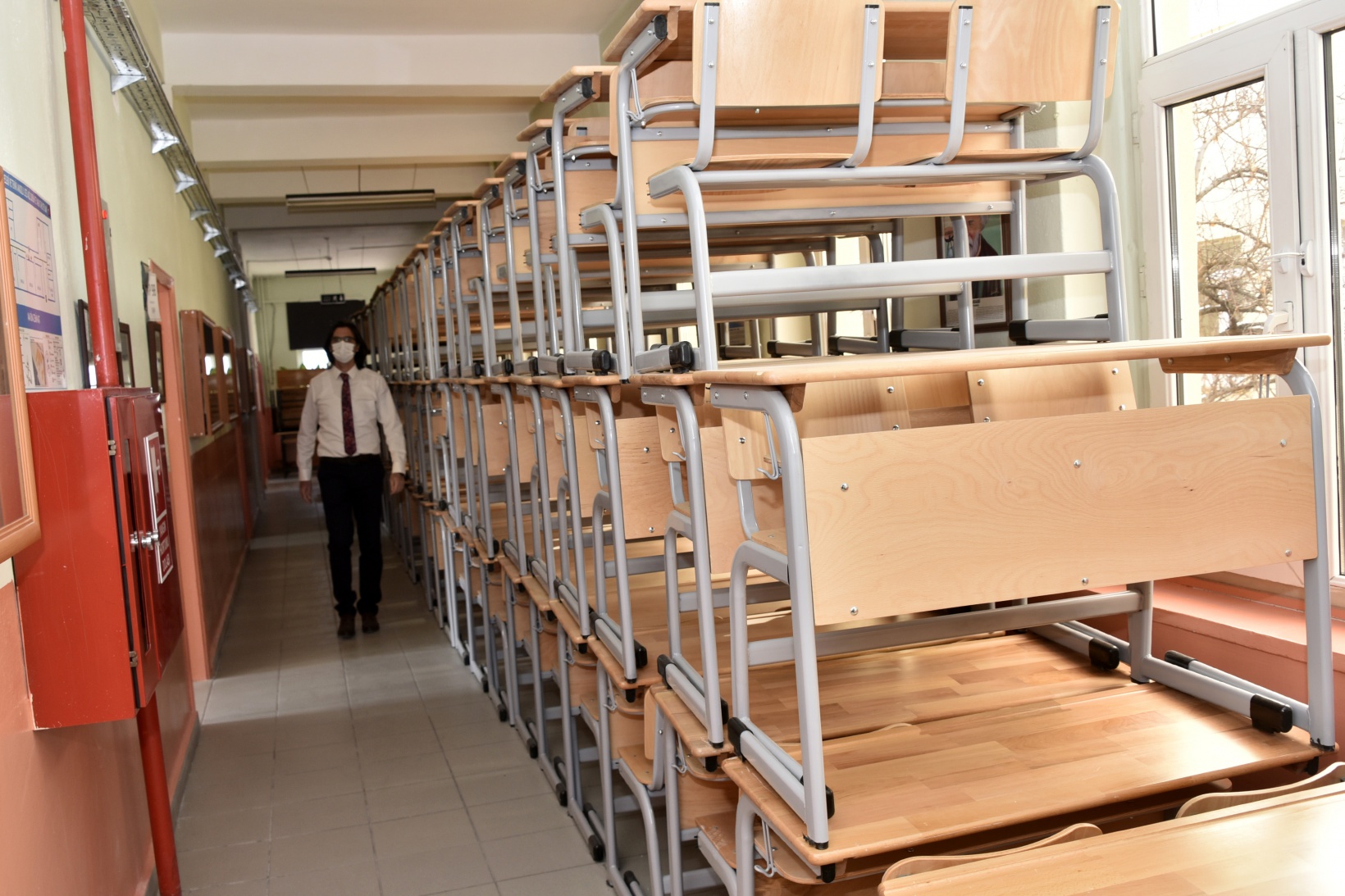 Fabrika gibi okul! 1