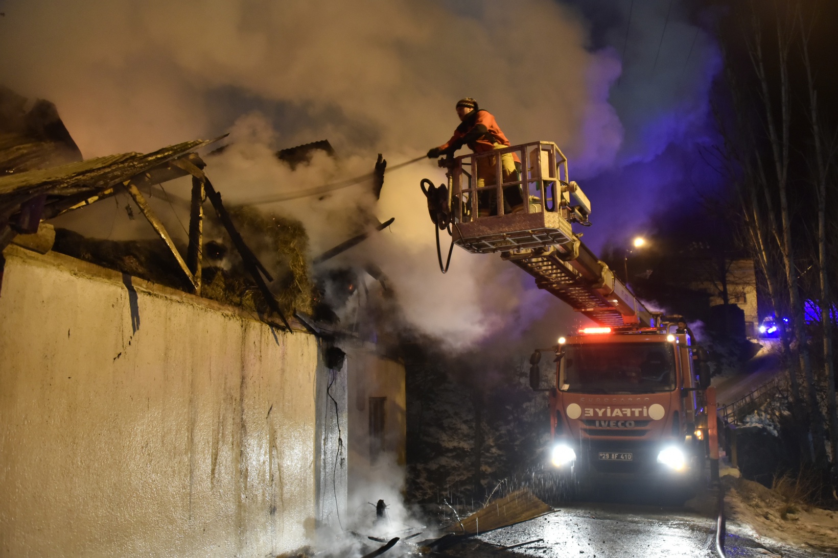 Hacıemin'de korkutan yangın 13