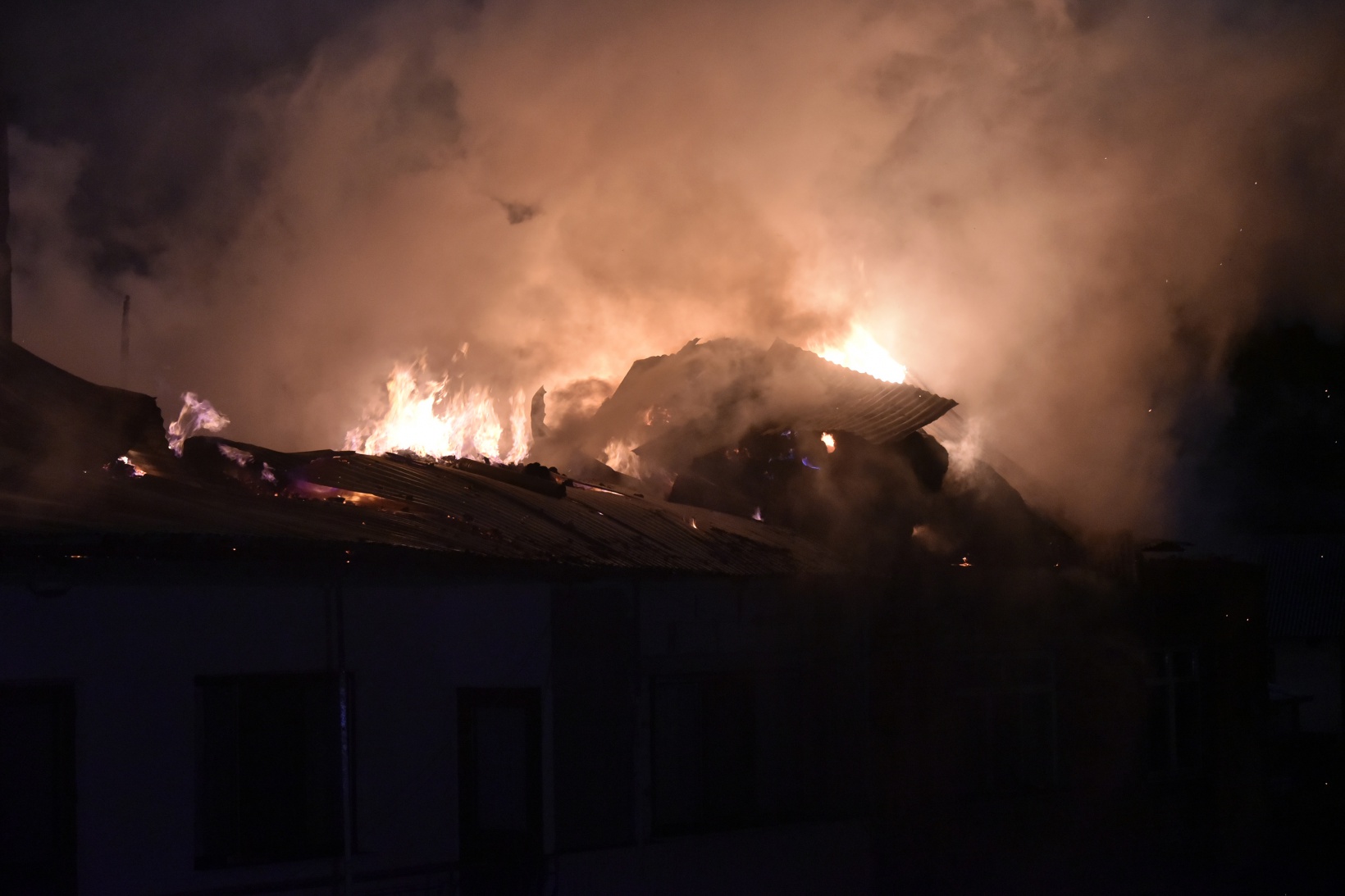 Hacıemin'de korkutan yangın 3