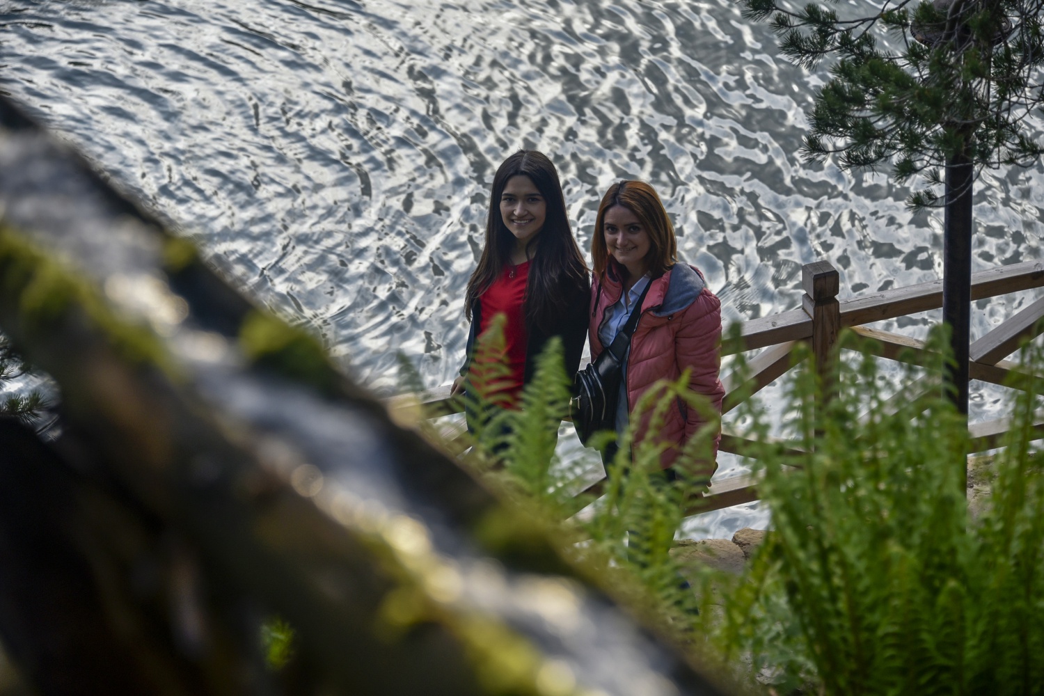 Sıcaktan bunalan soluğu Limni Gölünde alıyor 1