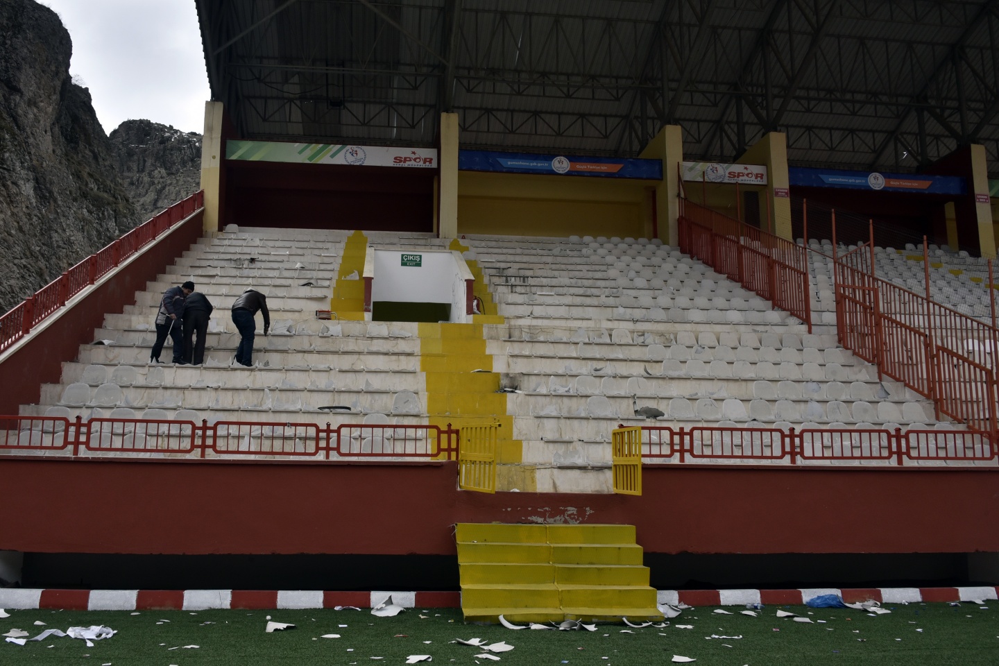 İşte Ankaragücü maçının ardından Yeni Şehir Stadyumunun son hali 12