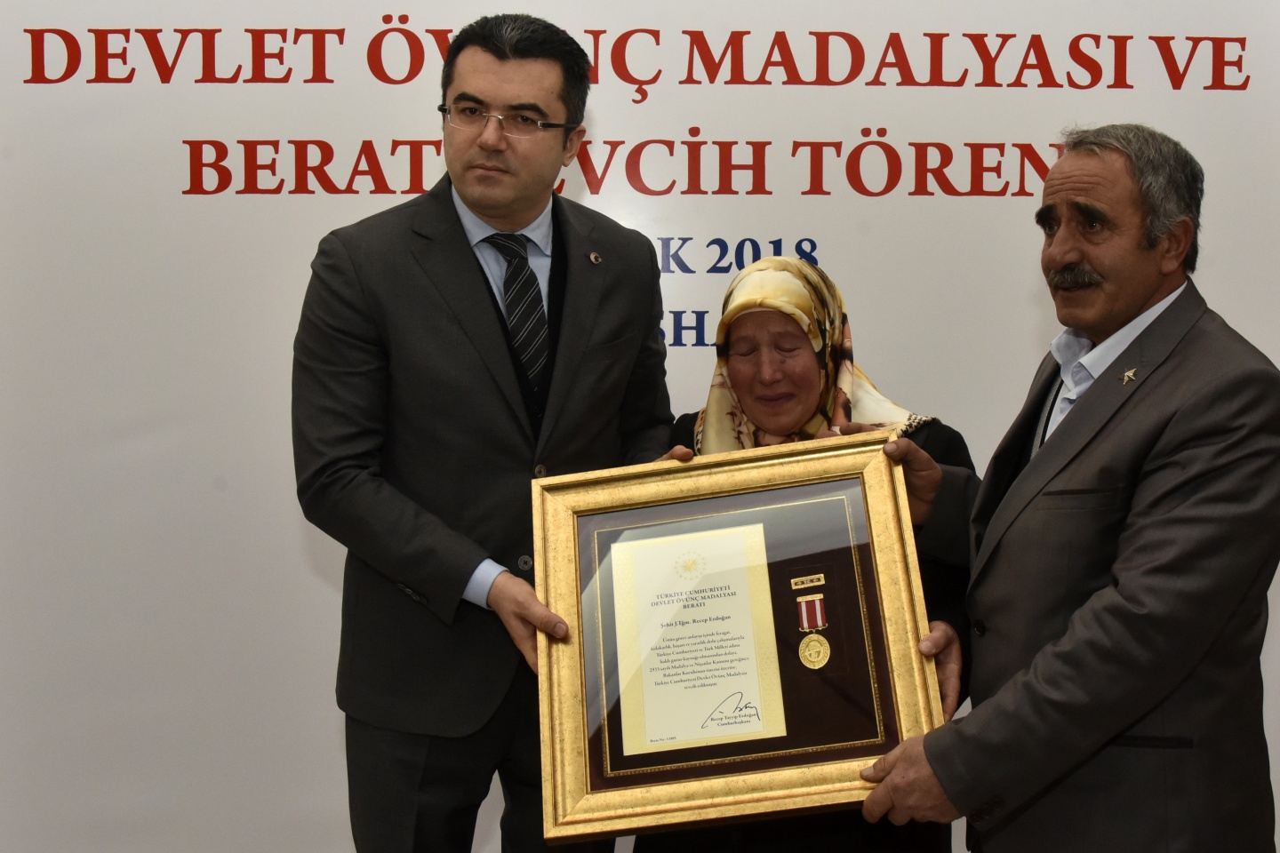 Gümüşhane’de Devlet Övünç Madalyası töreninde gözyaşları sel oldu 17