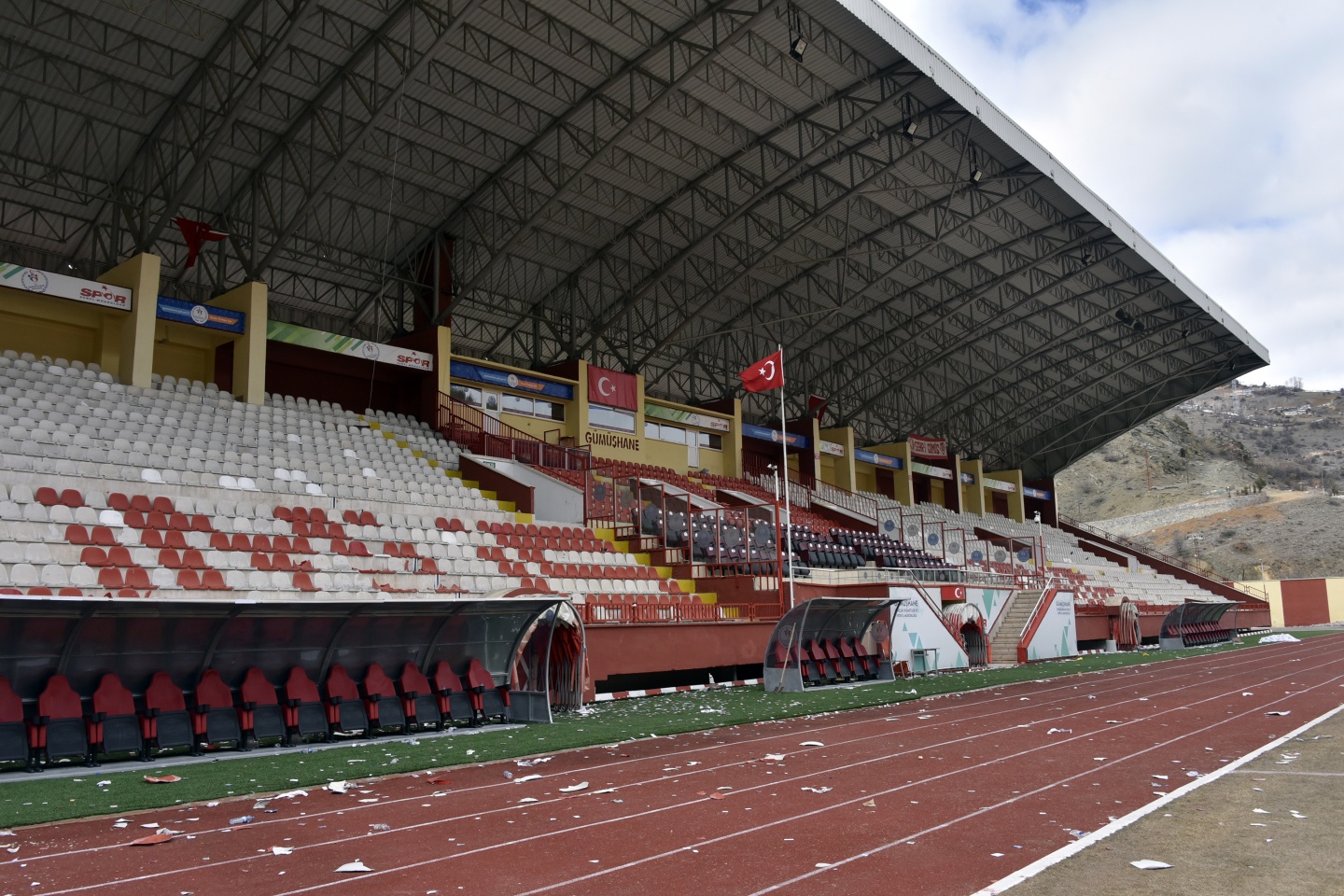 İşte Ankaragücü maçının ardından Yeni Şehir Stadyumunun son hali 16