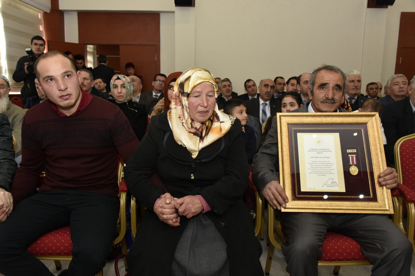 Gümüşhane’de Devlet Övünç Madalyası töreninde gözyaşları sel oldu 29