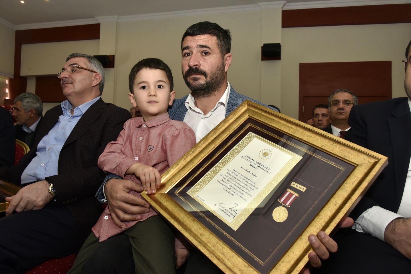 Gümüşhane’de Devlet Övünç Madalyası töreninde gözyaşları sel oldu 30