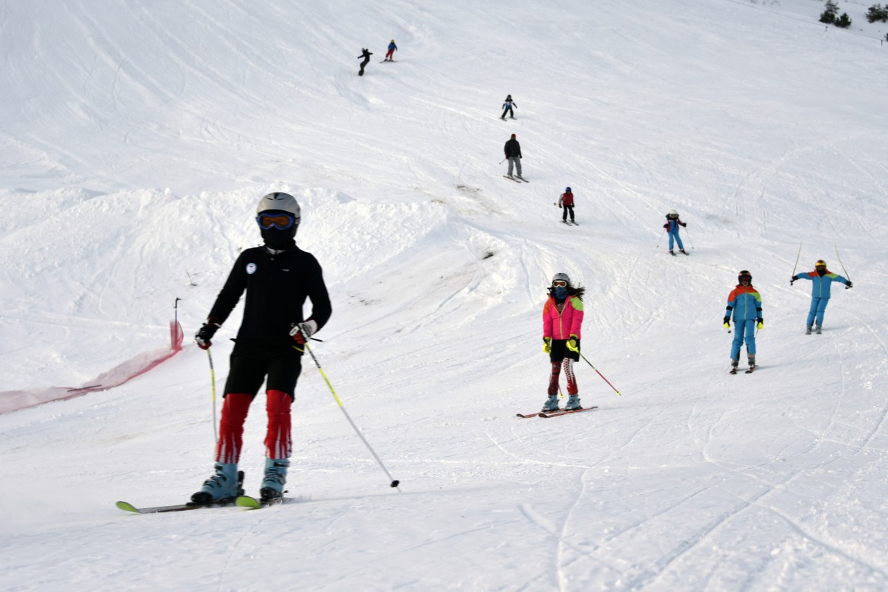 Gümüşhane’de Yarıyıl Tatilinde 120 Çocuk Kayak Öğrendi 4