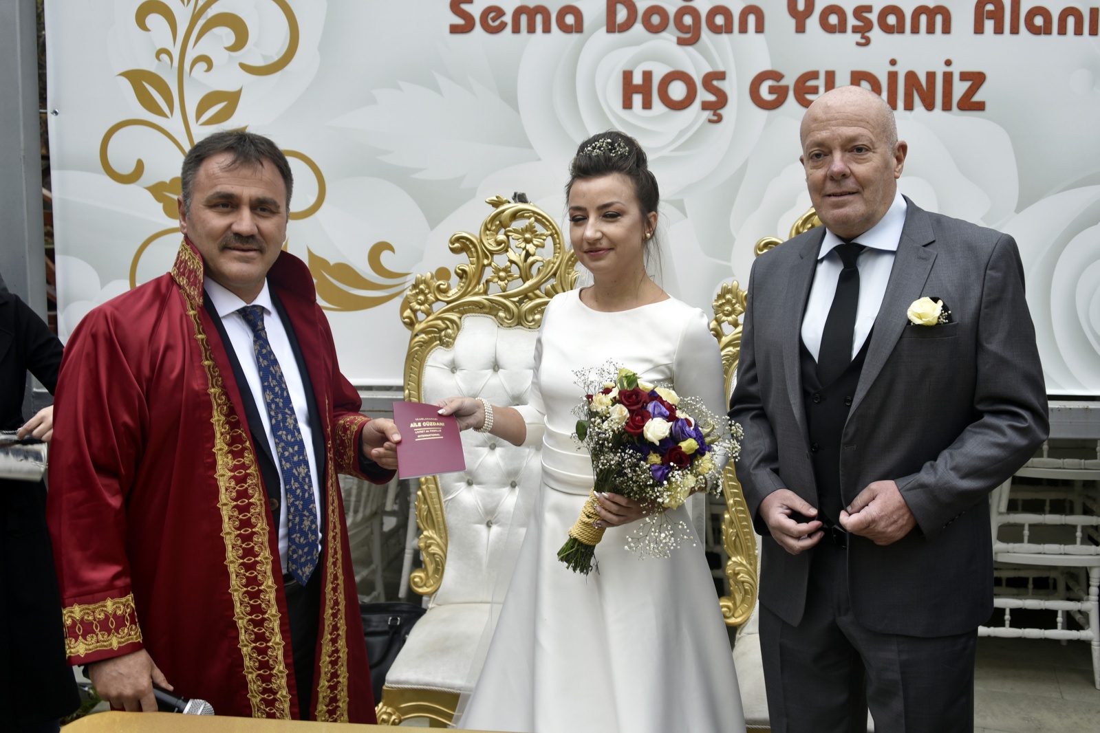İtalyan ve Bulgar çift 15 yıl önce tanıştıkları Gümüşhane’de 29 Ekim'de nikah kıydı 25