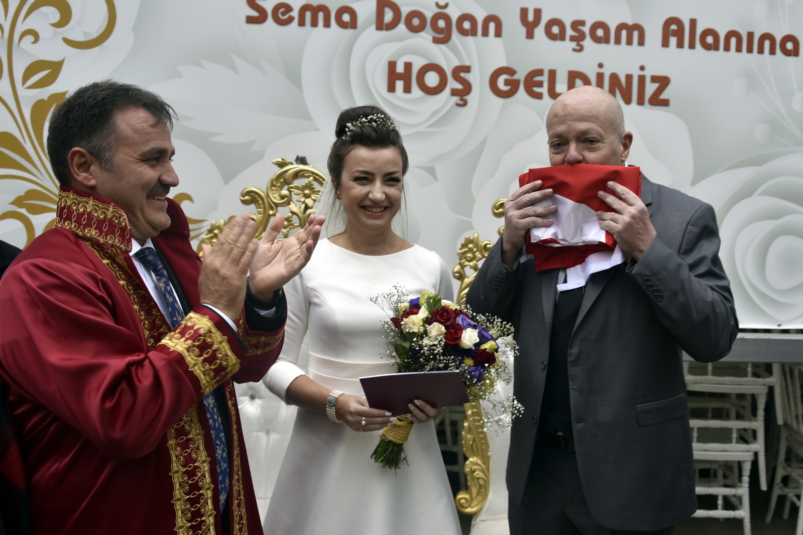 İtalyan ve Bulgar çift 15 yıl önce tanıştıkları Gümüşhane’de 29 Ekim'de nikah kıydı 19