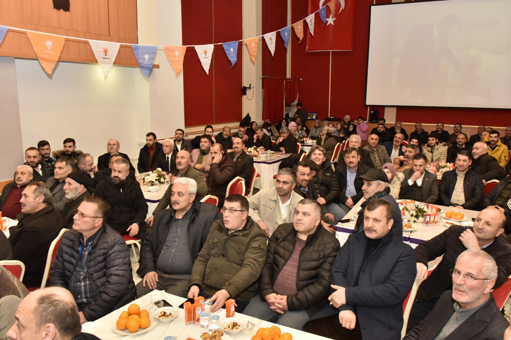 AK Parti İl Başkanı Av.Celalettin Köse aday adaylığı için istifa etti 18