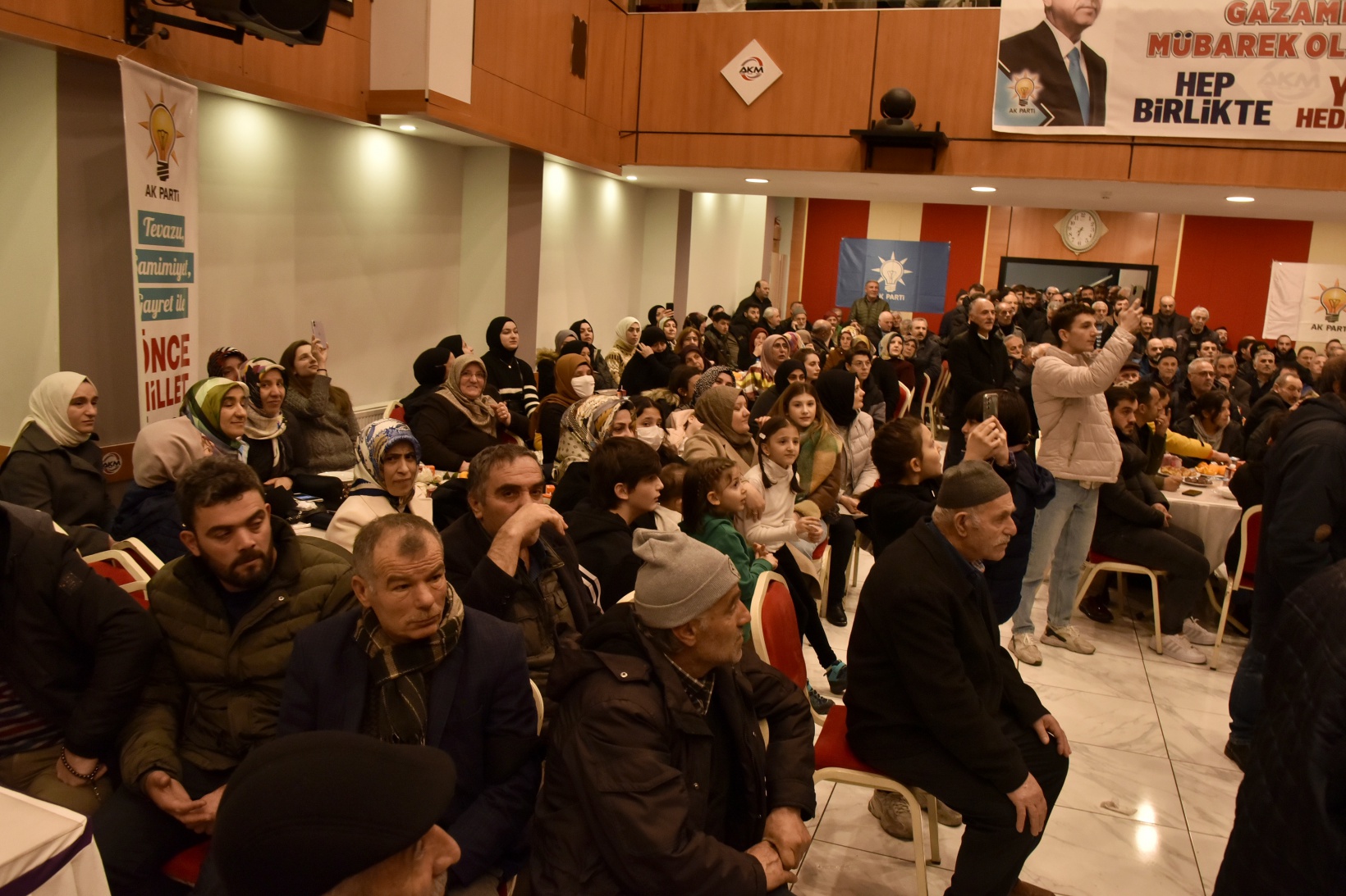 AK Parti İl Başkanı Av.Celalettin Köse aday adaylığı için istifa etti 10