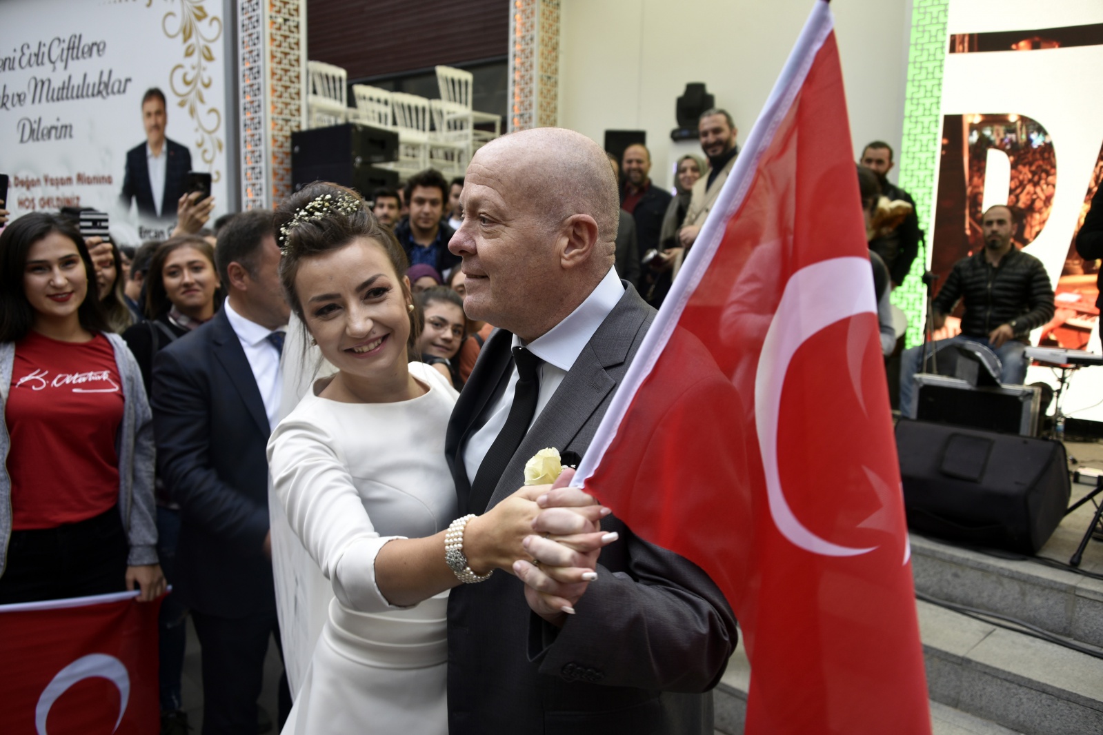 İtalyan ve Bulgar çift 15 yıl önce tanıştıkları Gümüşhane’de 29 Ekim'de nikah kıydı 30