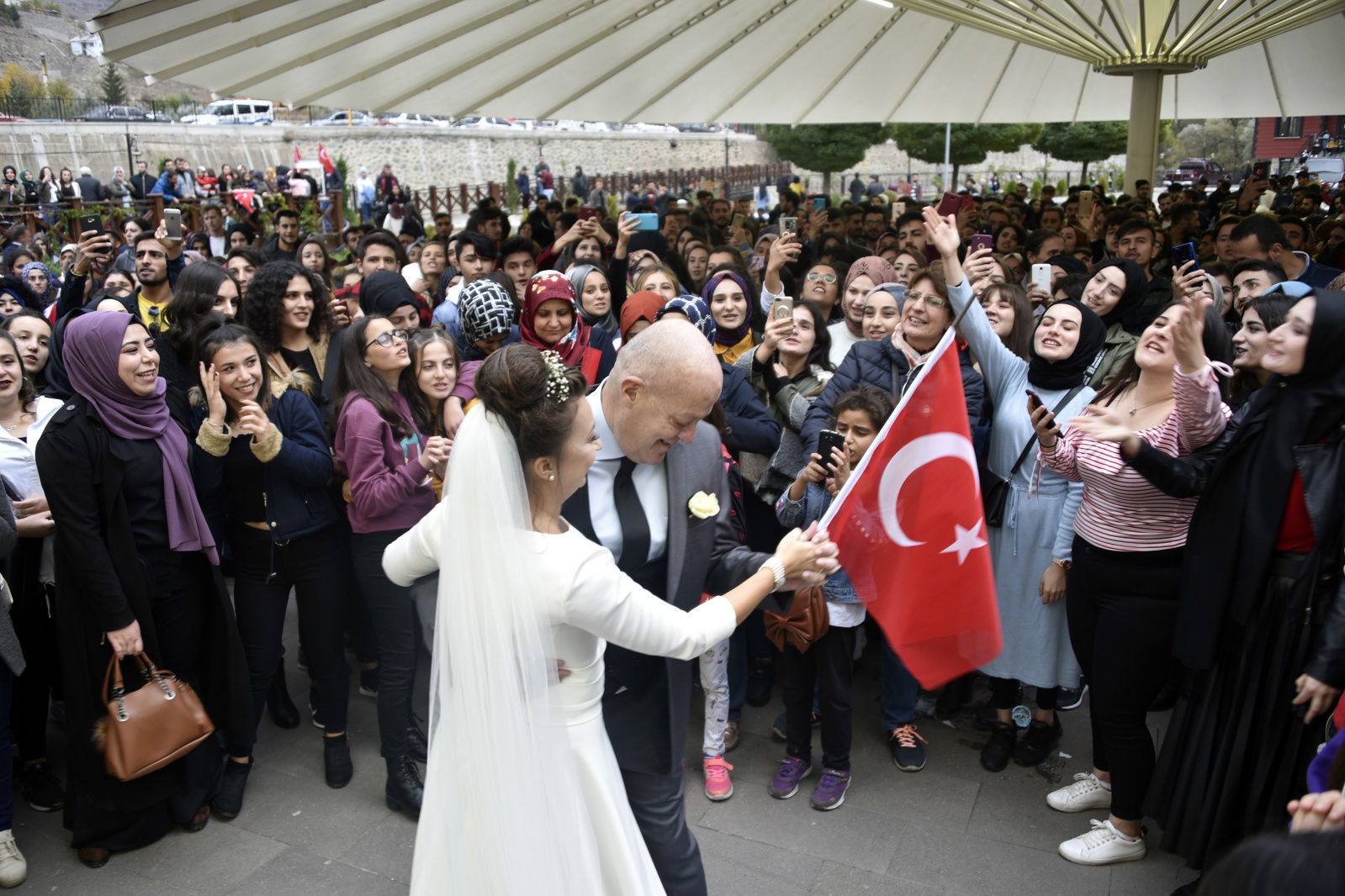 İtalyan ve Bulgar çift 15 yıl önce tanıştıkları Gümüşhane’de 29 Ekim'de nikah kıydı 21