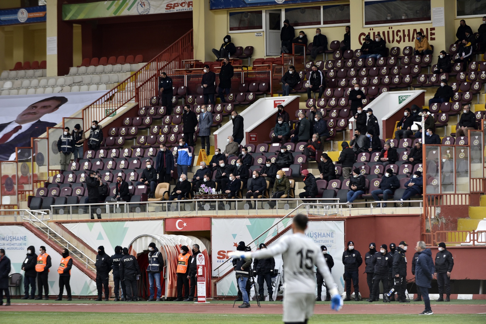 Gümüş kötü başladı: 1-3 39