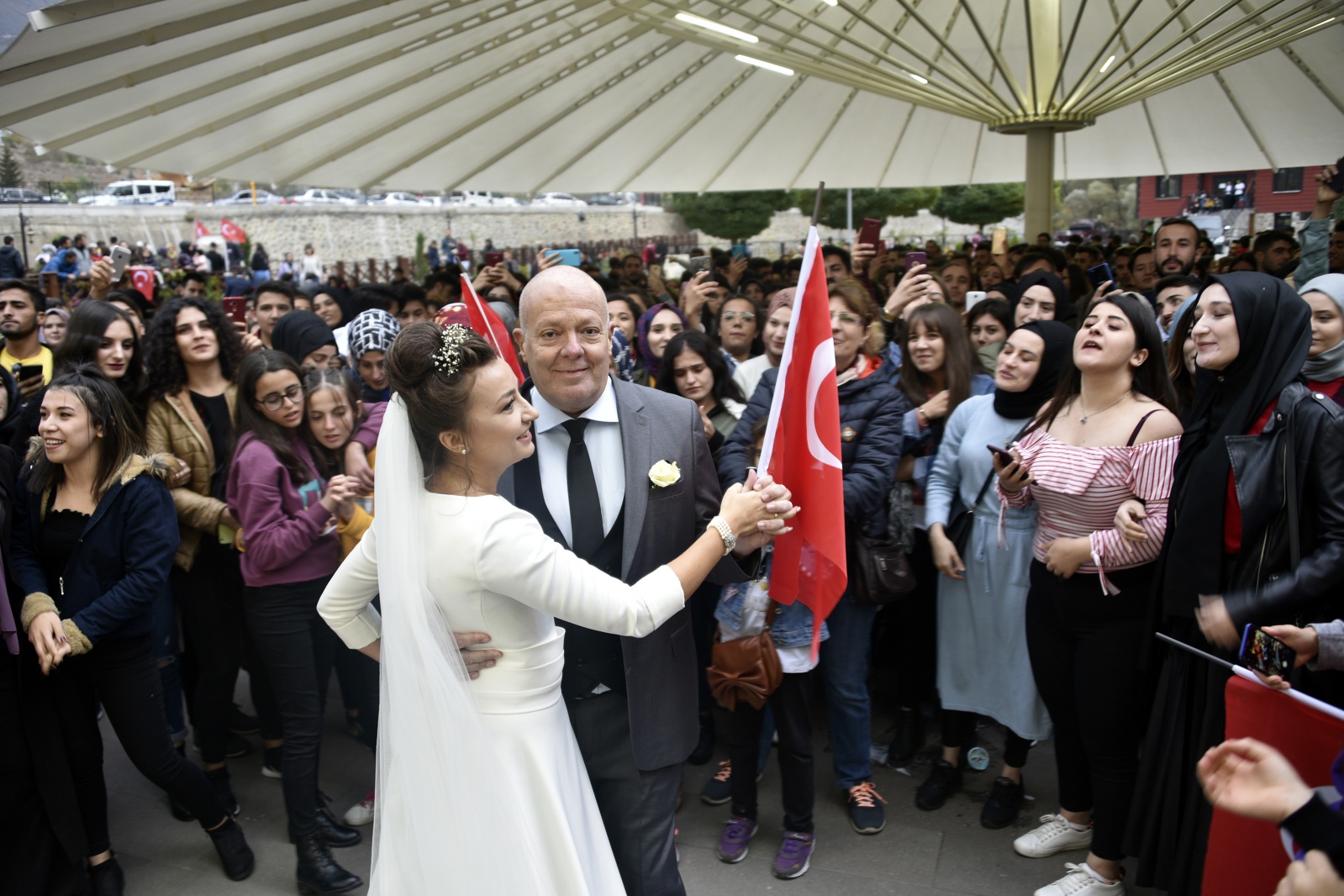 İtalyan ve Bulgar çift 15 yıl önce tanıştıkları Gümüşhane’de 29 Ekim'de nikah kıydı 18