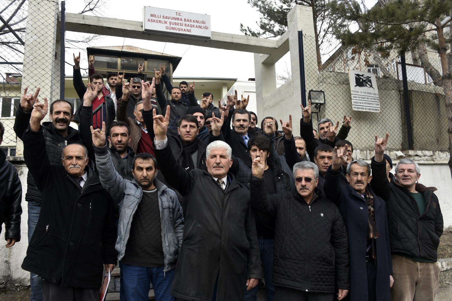 MHP ve Ülkü Ocakları mensupları Gümüşhane’de gönüllü askerlik başvurusu yaptı 15