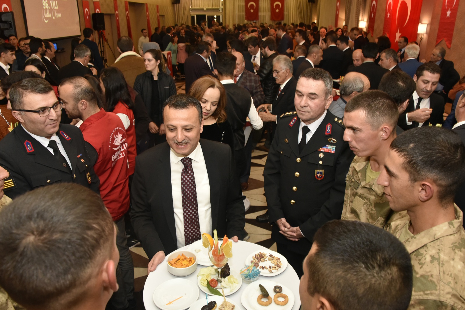 Vali Taşbilek’ten kabul töreni 22