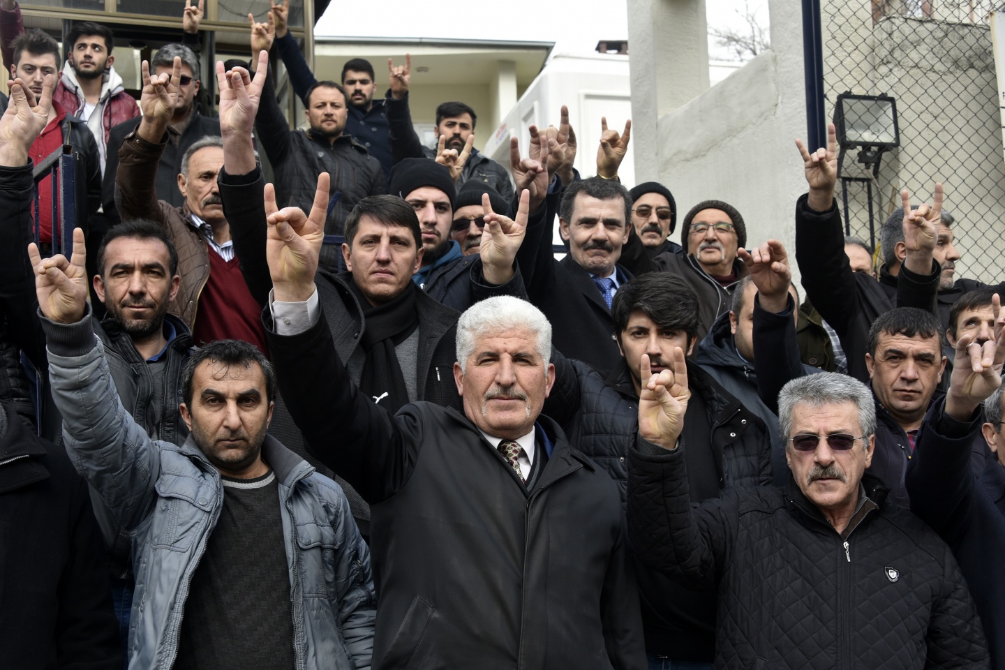 MHP ve Ülkü Ocakları mensupları Gümüşhane’de gönüllü askerlik başvurusu yaptı 16