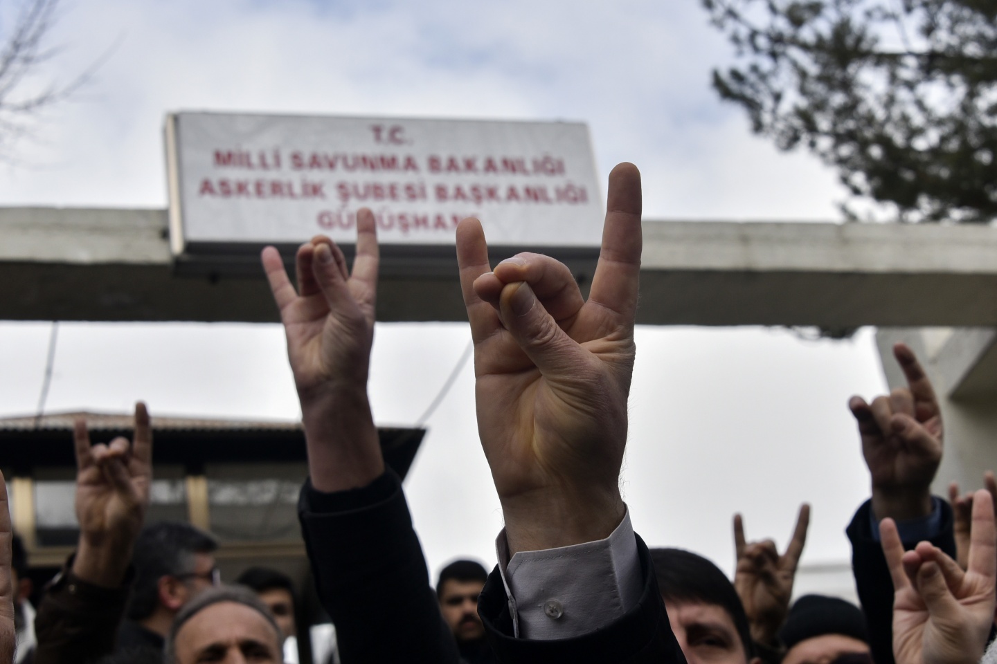 MHP ve Ülkü Ocakları mensupları Gümüşhane’de gönüllü askerlik başvurusu yaptı 20