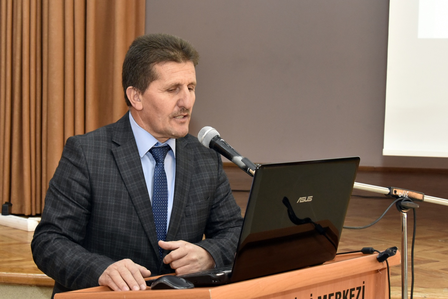 Gümüşhane’de İl Milli Eğitim Danışma Komisyonu toplantısı yapıldı 10