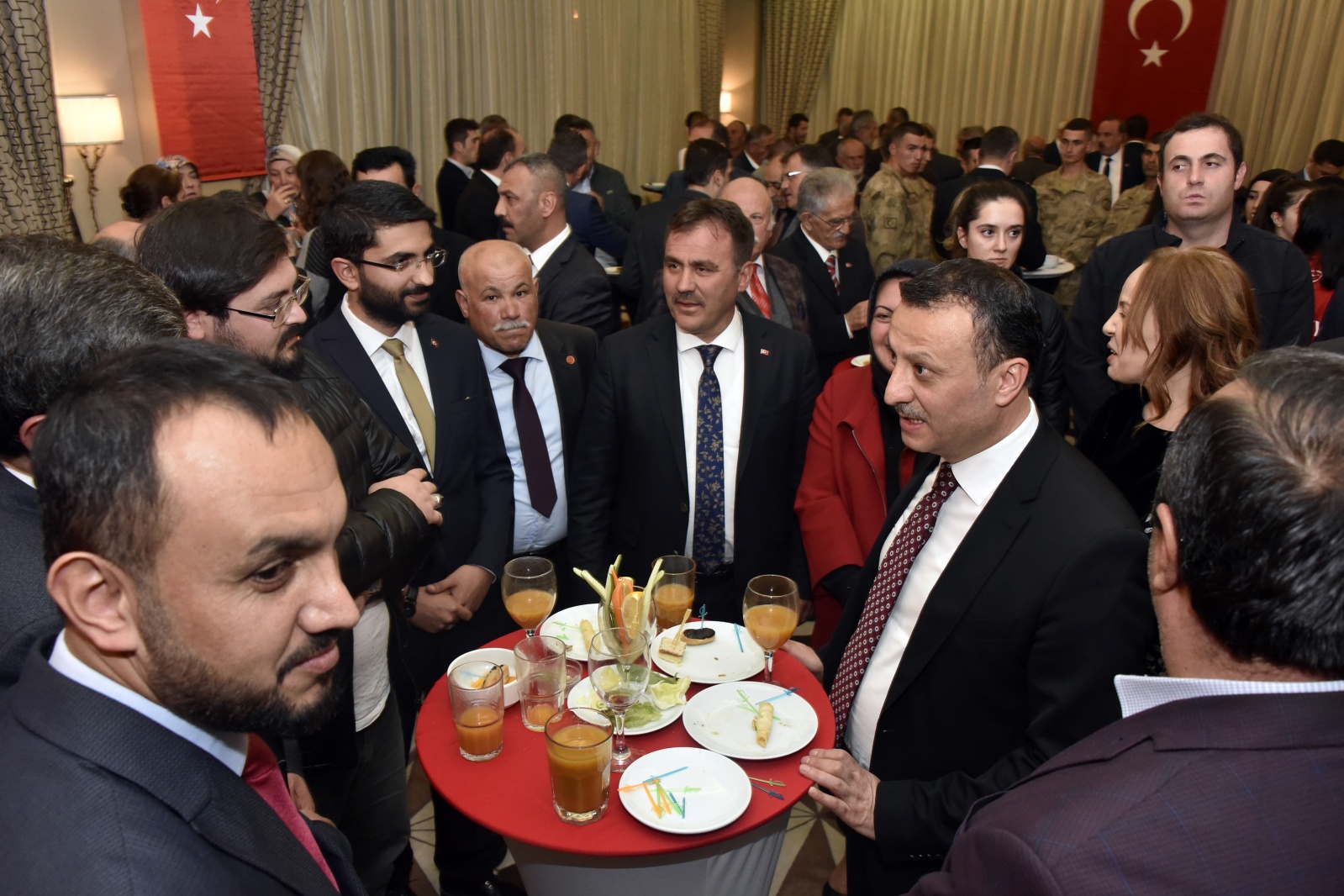 Vali Taşbilek’ten kabul töreni 16