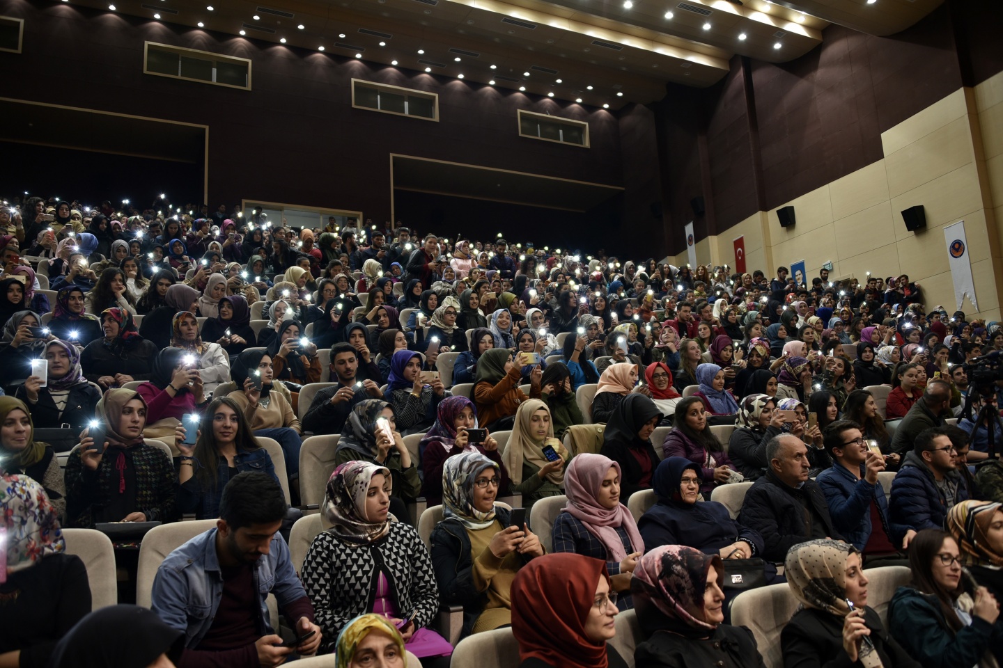 İlahiyatçı Nihat Hatipoğlu’dan hadis vurgusu 17