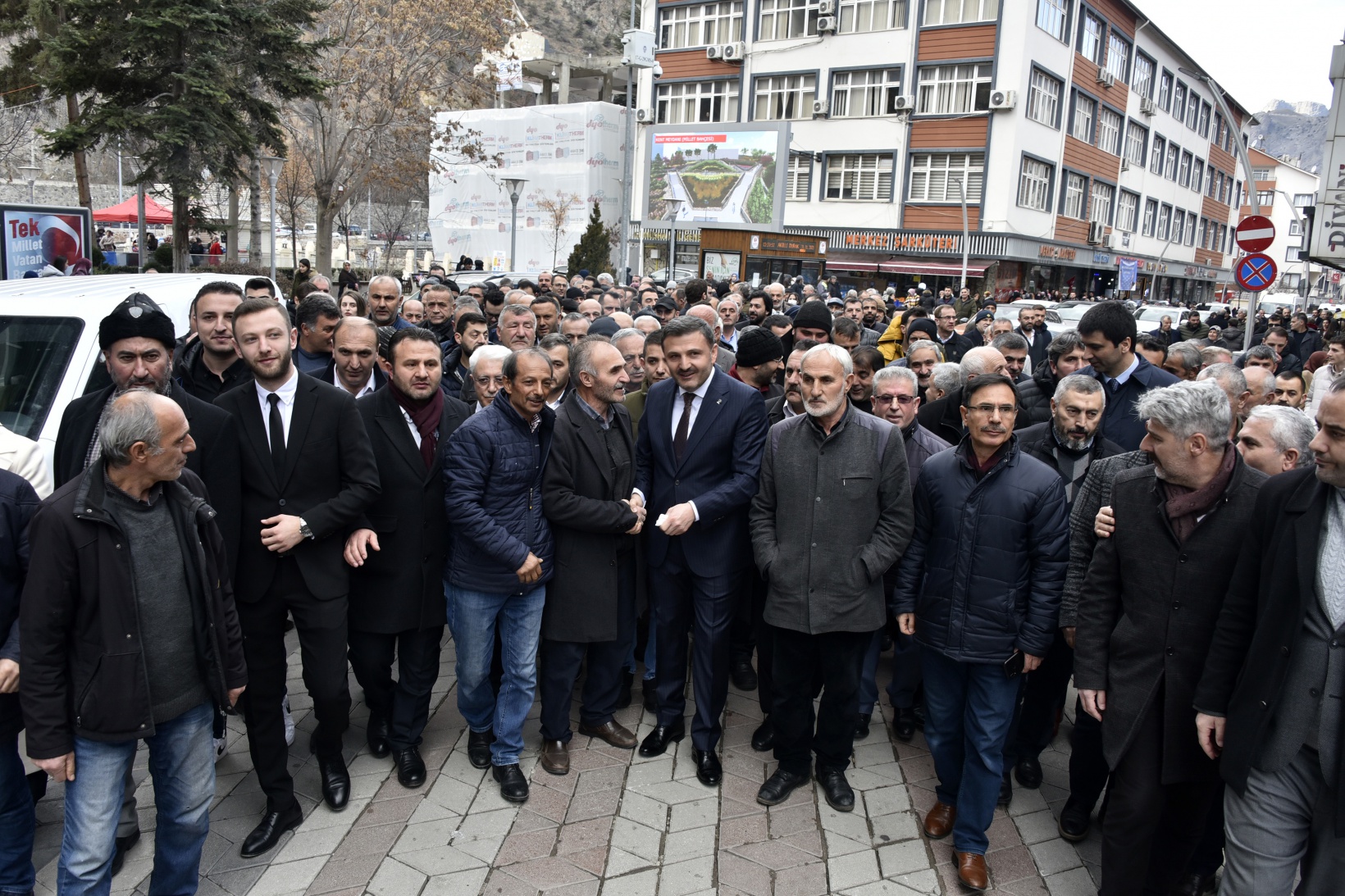 AK Parti İl Başkanı Av.Celalettin Köse aday adaylığı için istifa etti 8