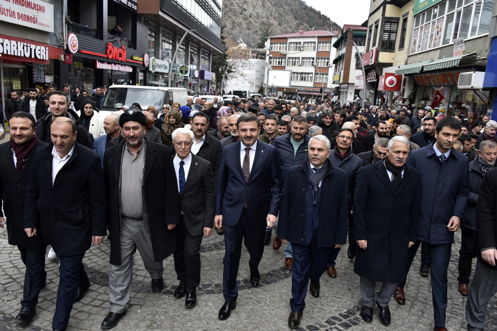 AK Parti İl Başkanı Av.Celalettin Köse aday adaylığı için istifa etti 22