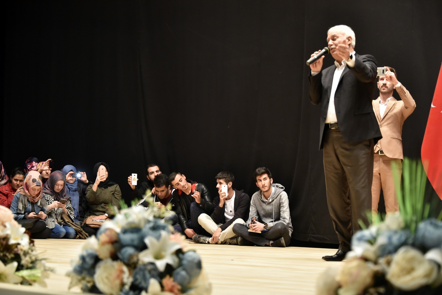 İlahiyatçı Nihat Hatipoğlu’dan hadis vurgusu 20