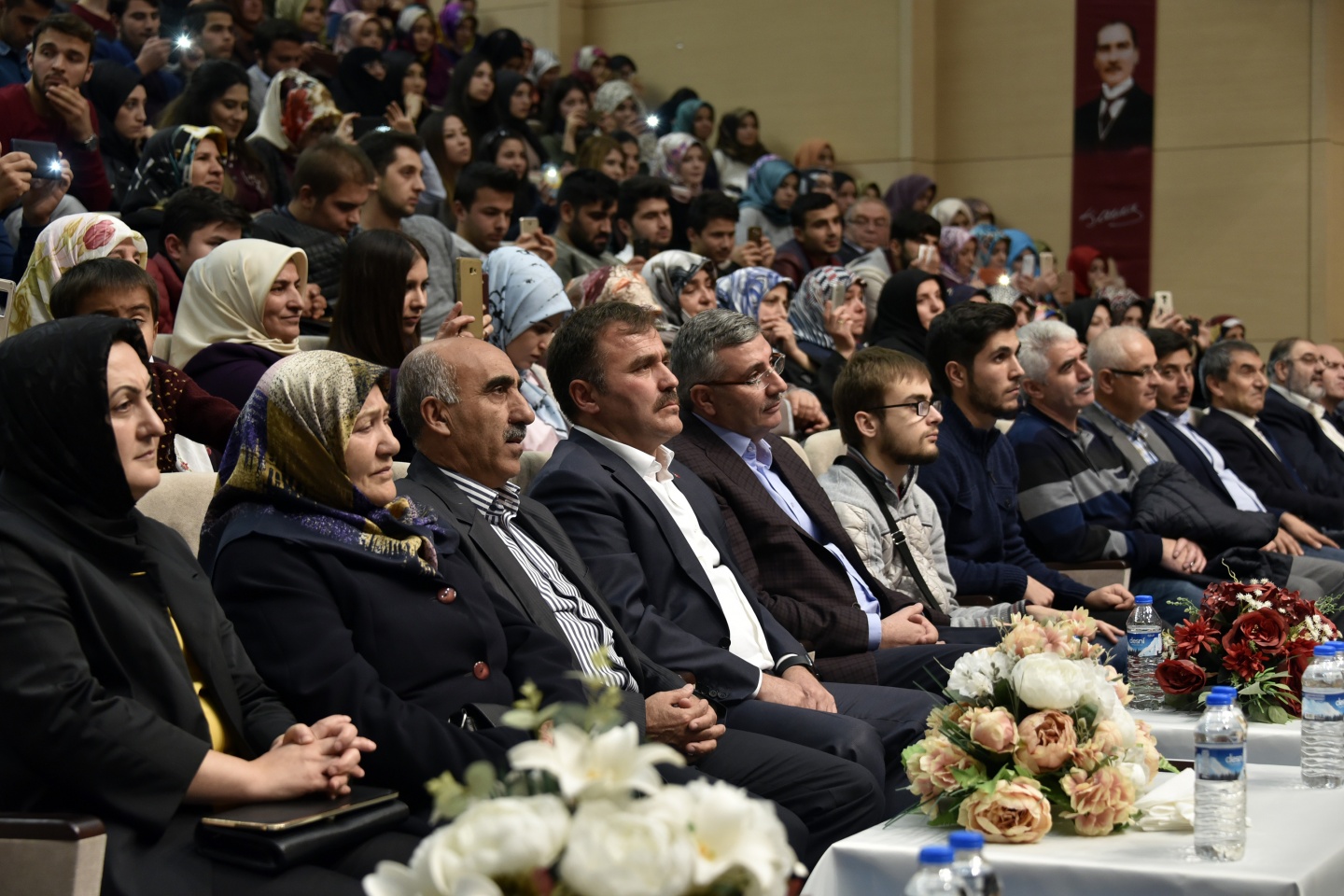 İlahiyatçı Nihat Hatipoğlu’dan hadis vurgusu 25