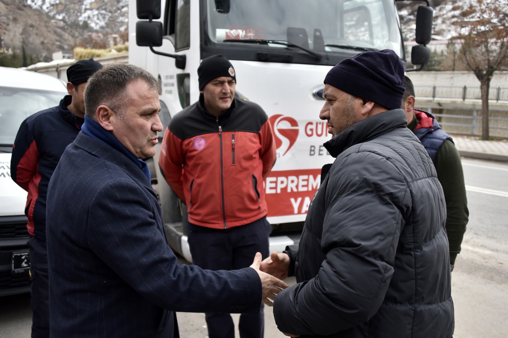 Gümüşhane Belediyesi ekibi Çelikhan ilçesine doğru yola çıktı 7