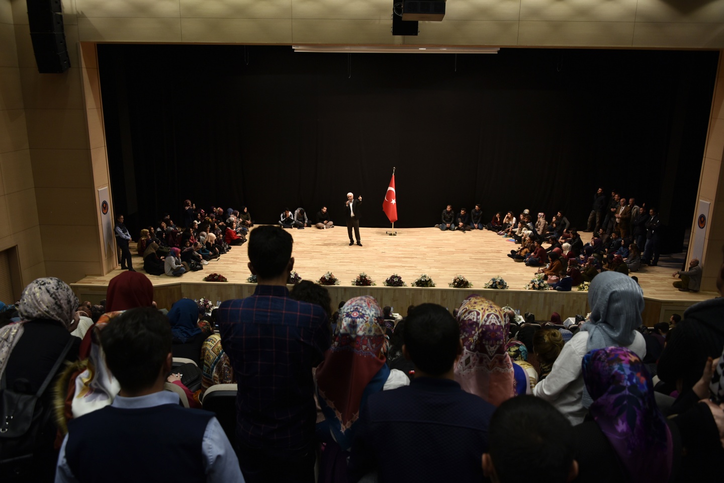 İlahiyatçı Nihat Hatipoğlu’dan hadis vurgusu 50