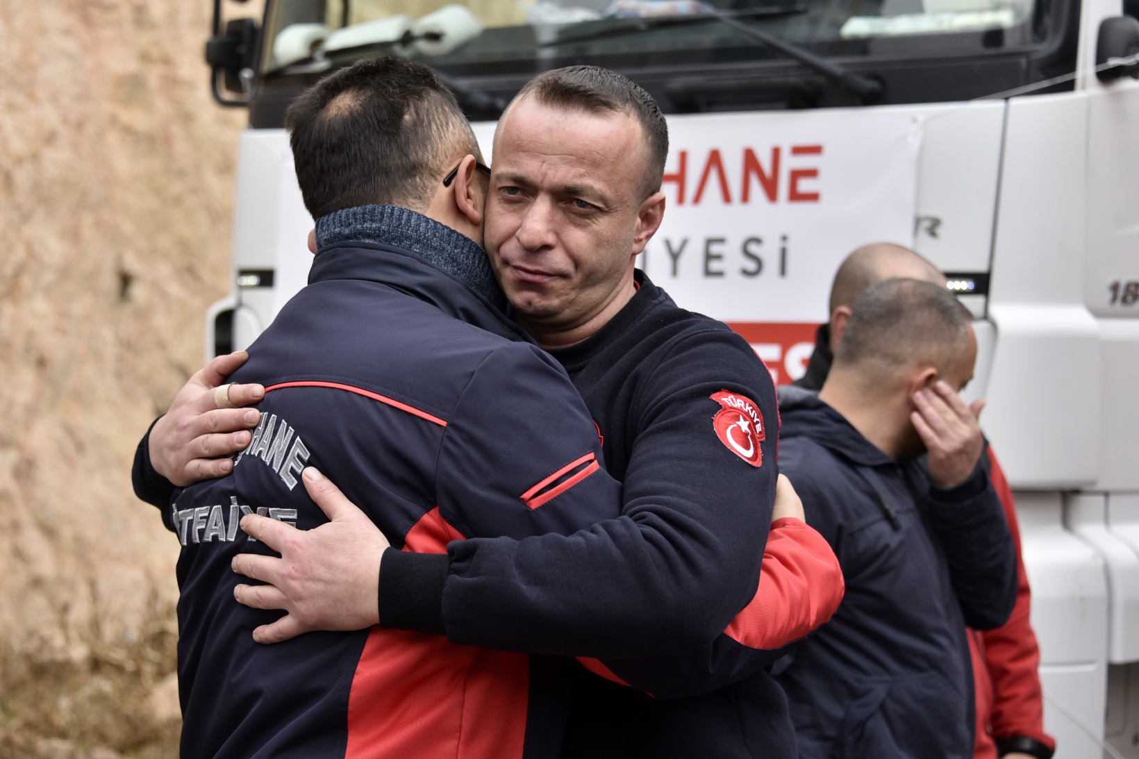 Gümüşhane Belediyesi ekibi Çelikhan ilçesine doğru yola çıktı 3