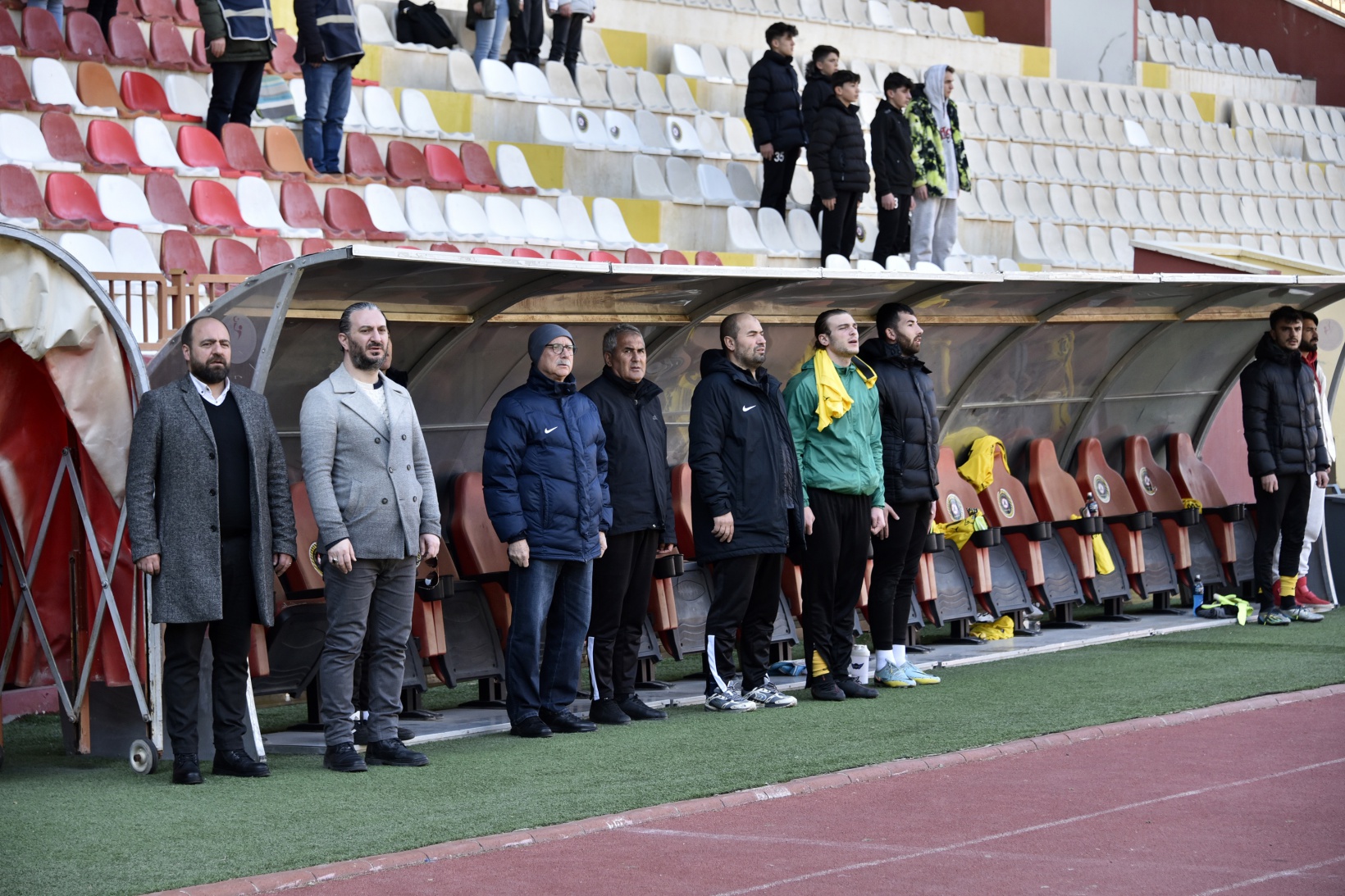 Gümüşhane ve Bayburt temsilcilerinden depremzedeler için dostluk maçı 16