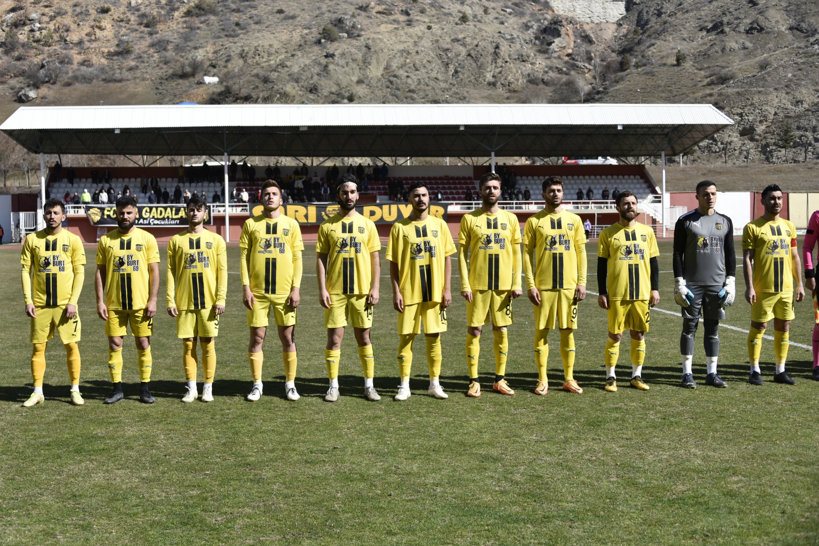 Gümüşhane ve Bayburt temsilcilerinden depremzedeler için dostluk maçı 35