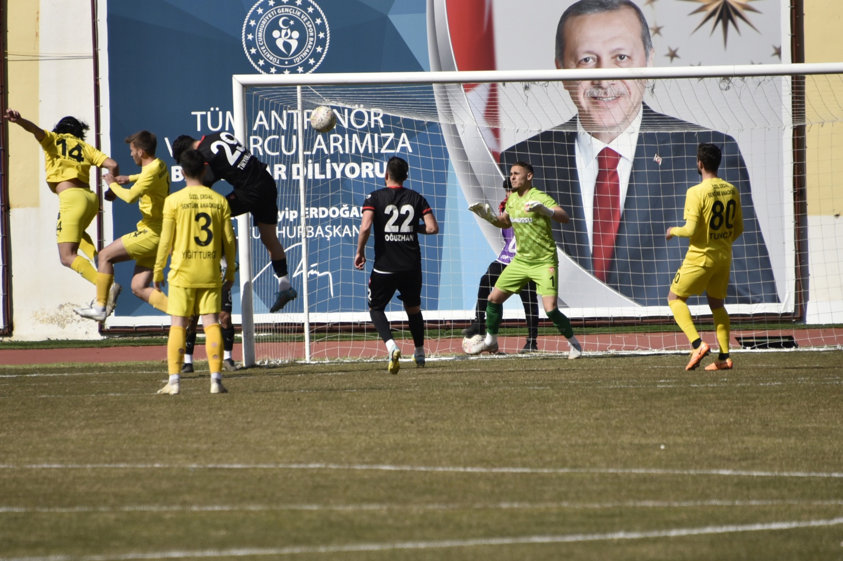 Gümüşhane ve Bayburt temsilcilerinden depremzedeler için dostluk maçı 4