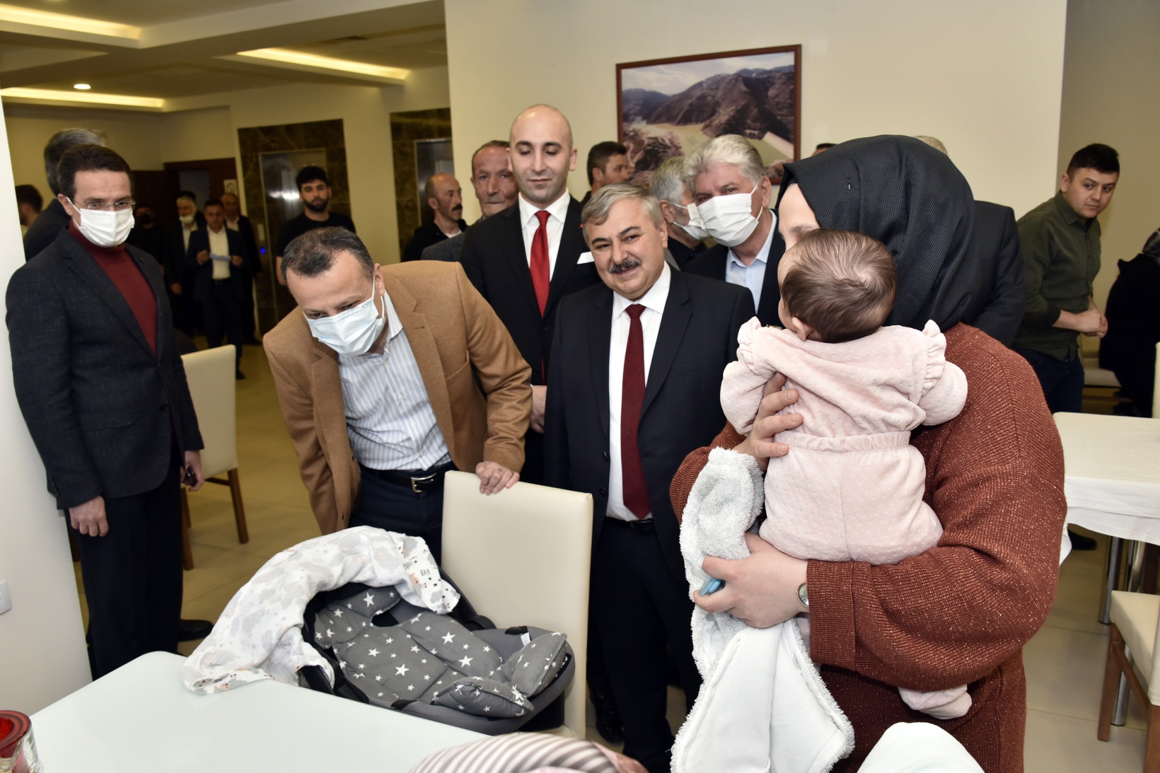 Vali Taşbilek Kürtün’de şehit aileleri, gaziler ve muhtarlarla iftar programında buluştu 4