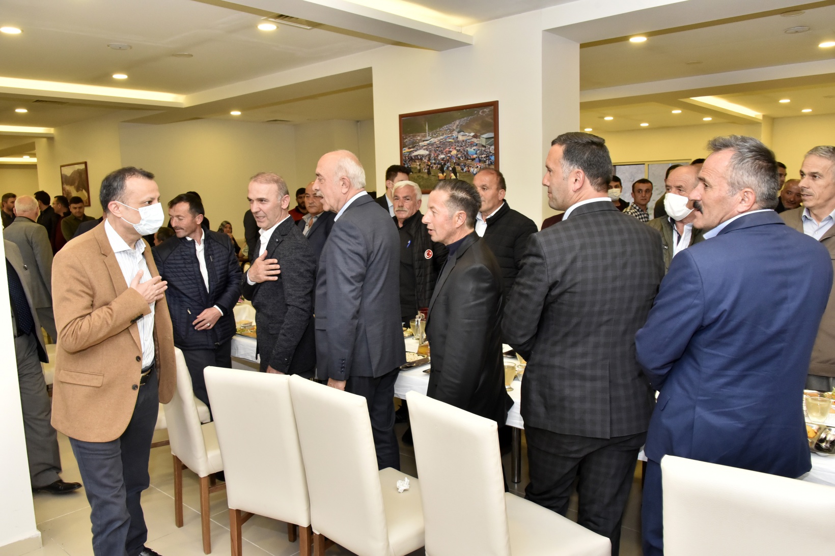 Vali Taşbilek Kürtün’de şehit aileleri, gaziler ve muhtarlarla iftar programında buluştu 5