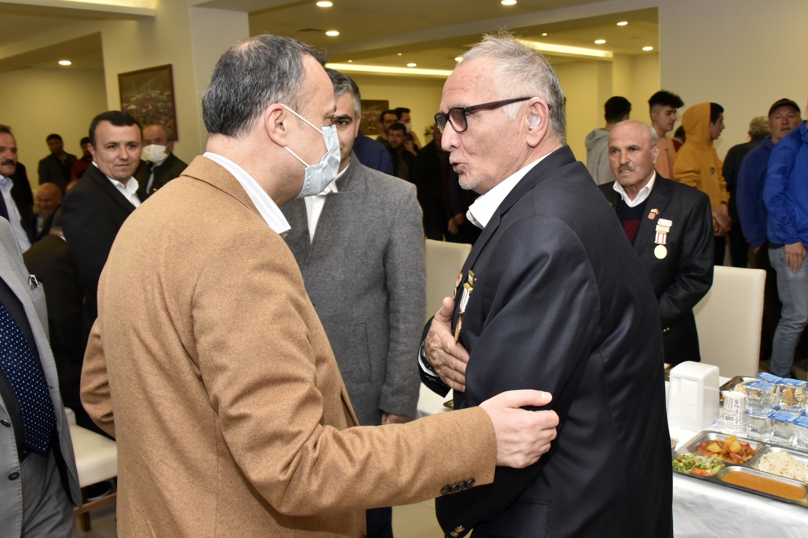 Vali Taşbilek Kürtün’de şehit aileleri, gaziler ve muhtarlarla iftar programında buluştu 19