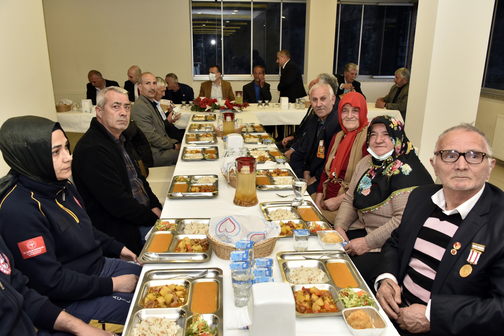 Vali Taşbilek Kürtün’de şehit aileleri, gaziler ve muhtarlarla iftar programında buluştu 20