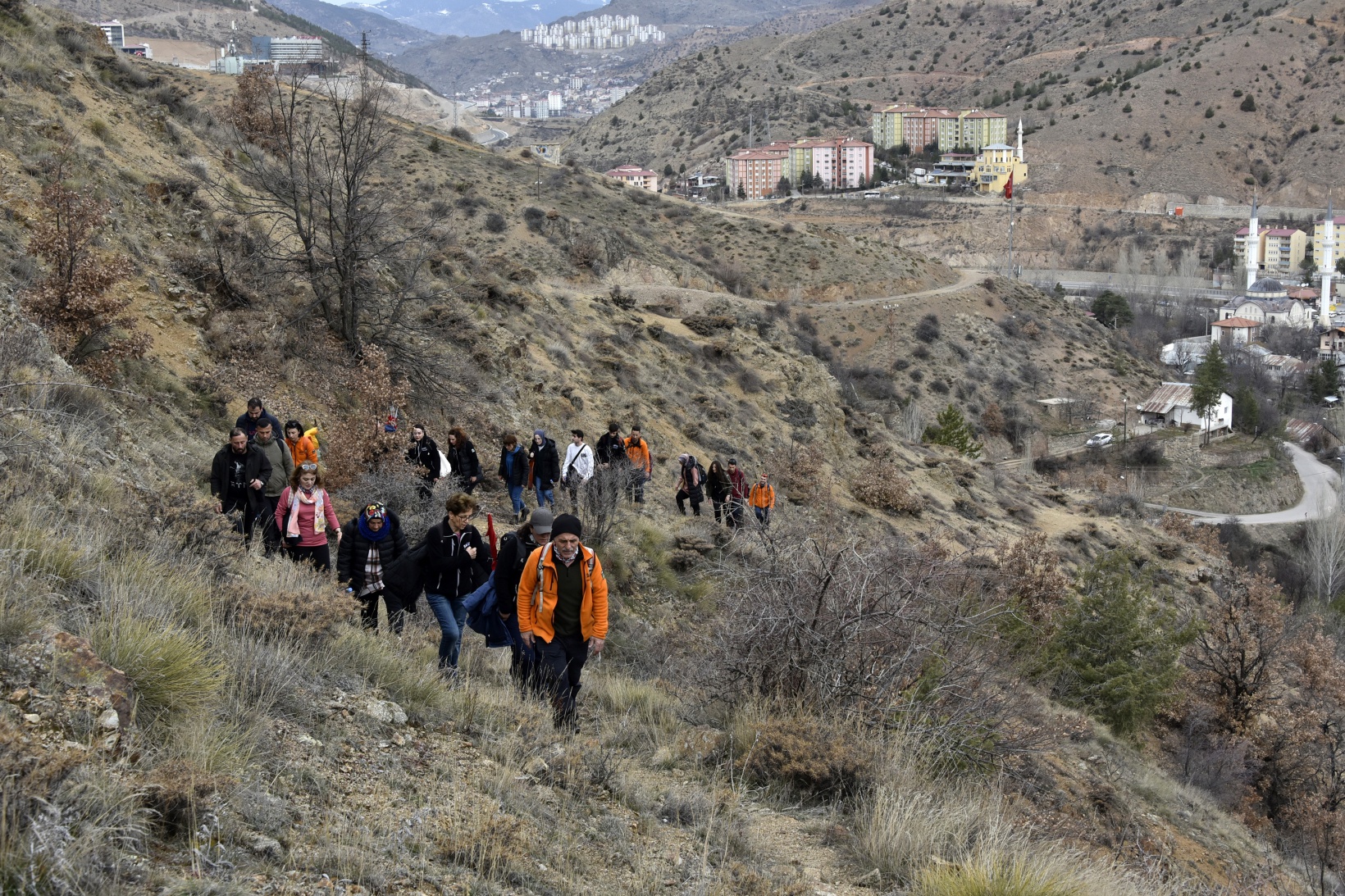 Gümüşhaneli dağcılardan zorlu “İstiklal” yürüyüşü 18