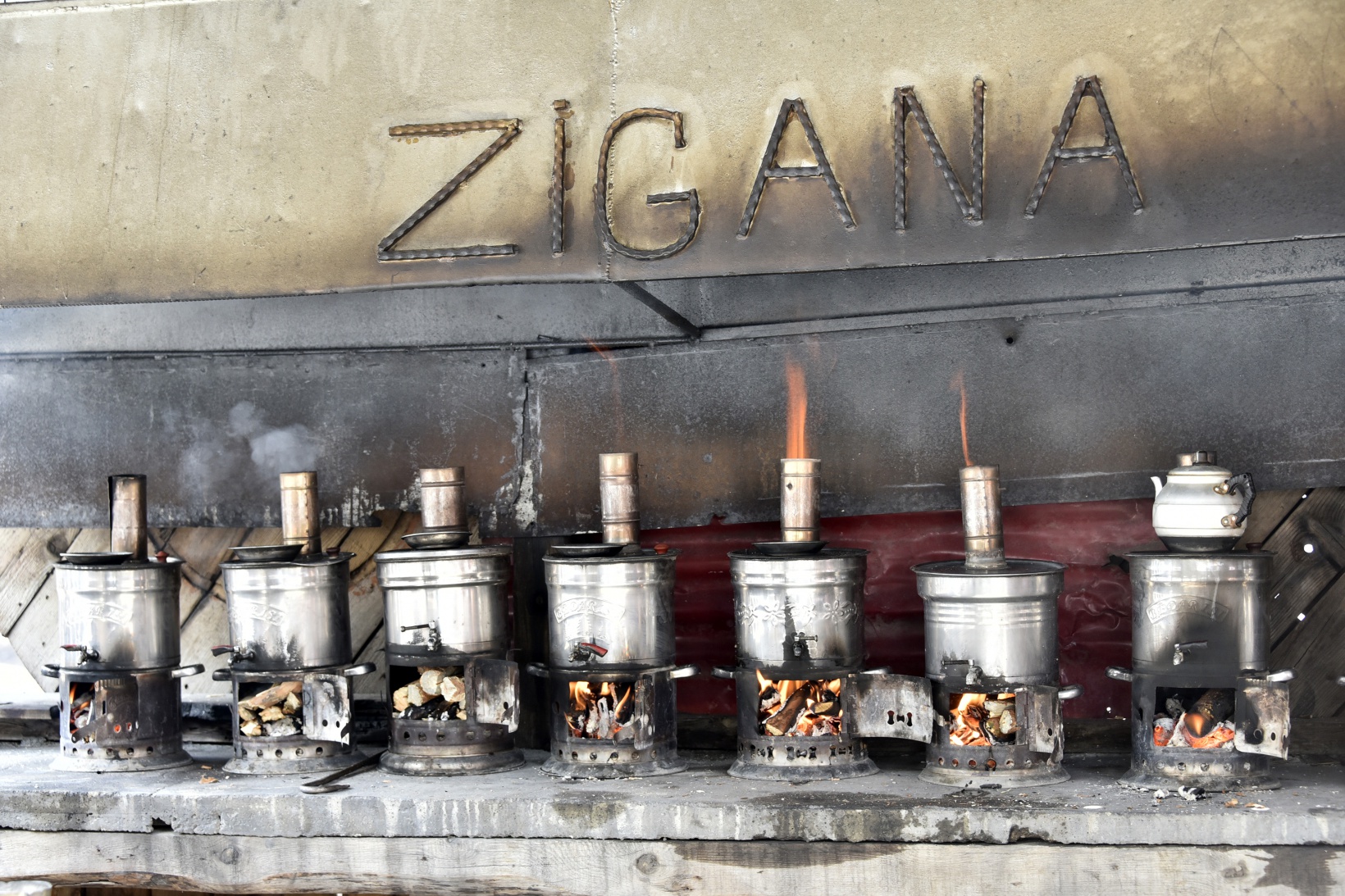 Limni Gölünde yılın son kar manzarası büyüledi 18