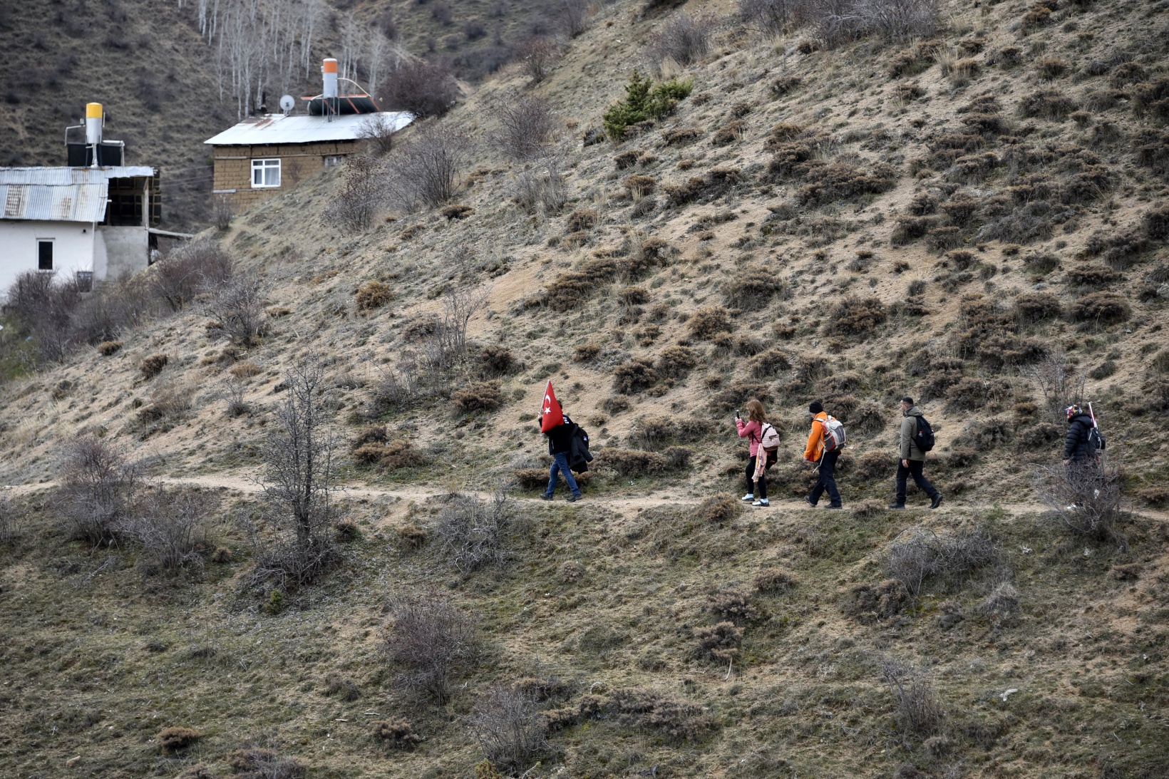 Gümüşhaneli dağcılardan zorlu “İstiklal” yürüyüşü 23