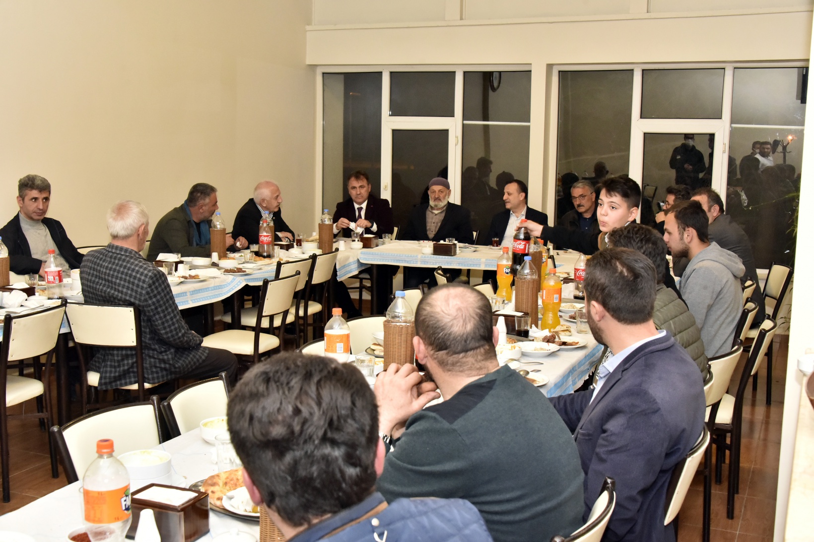 Vali Taşbilek sanayi esnafının iftar sofrasına konuk oldu 8