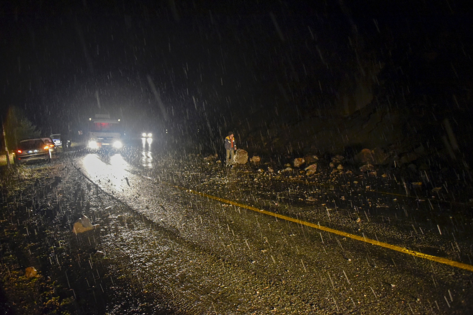 Zigana dağında kar yağışı etkili oluyor 27