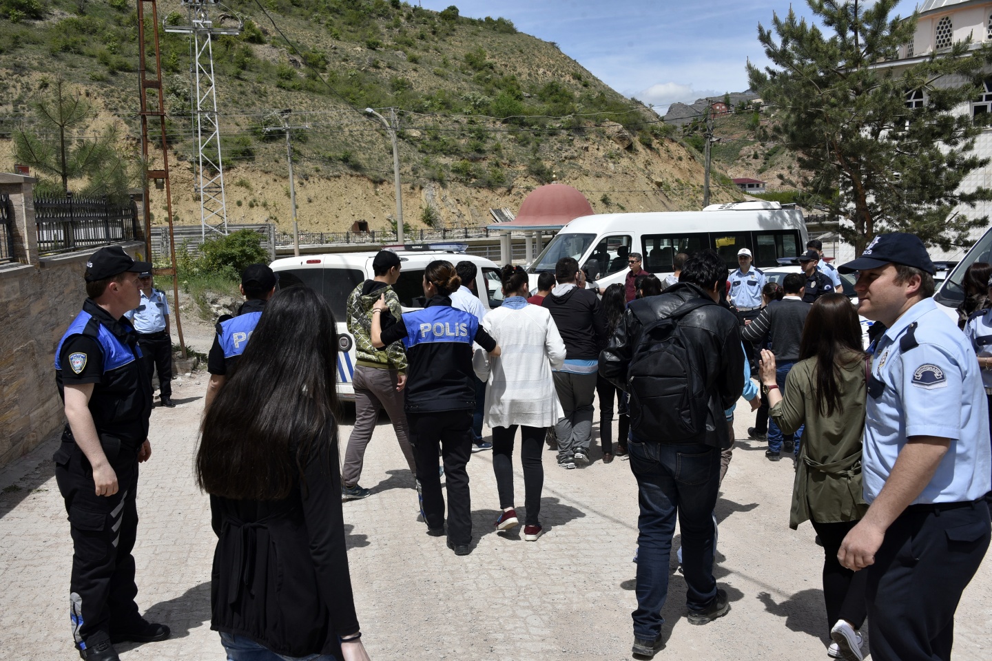 Gümüşhane Emniyeti özel çocukları sevindirdi 6