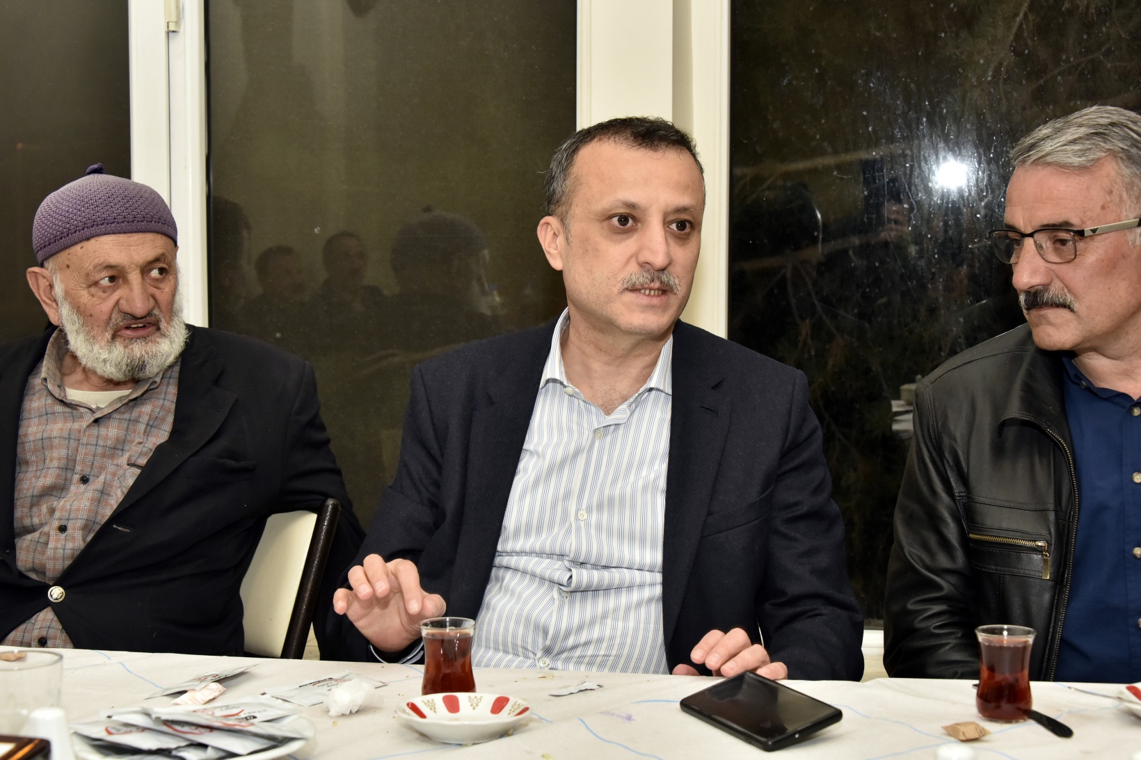 Vali Taşbilek sanayi esnafının iftar sofrasına konuk oldu 10