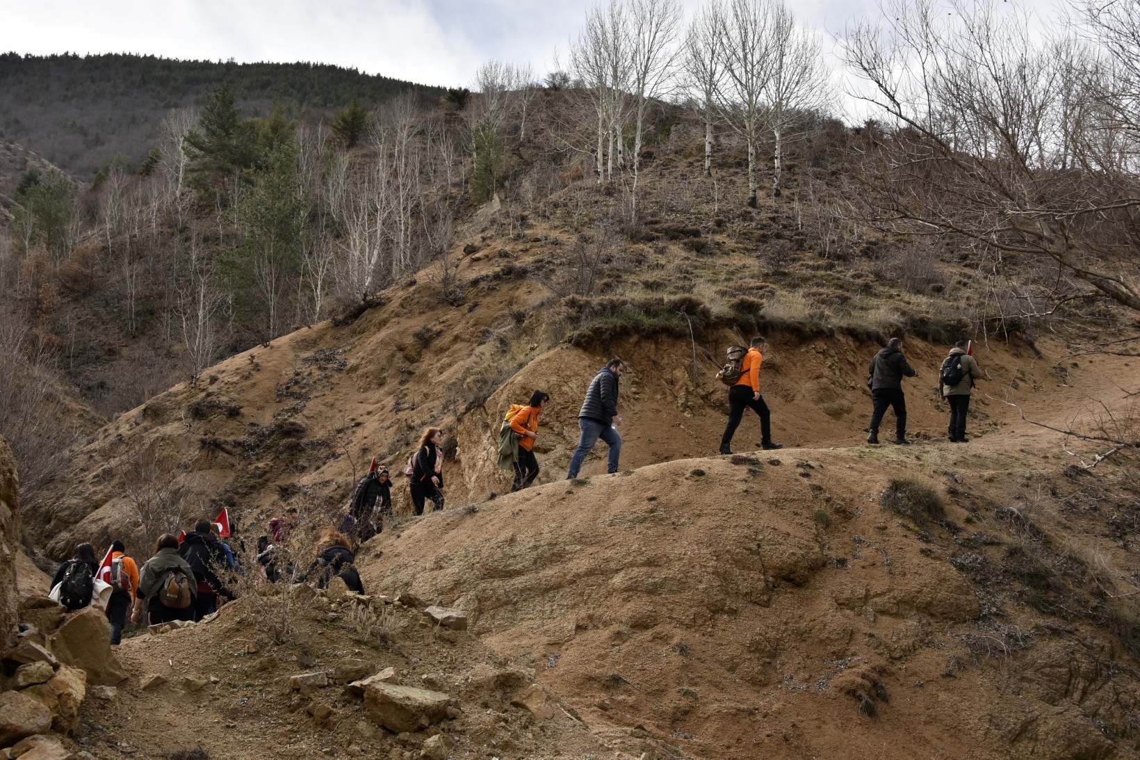 Gümüşhaneli dağcılardan zorlu “İstiklal” yürüyüşü 17