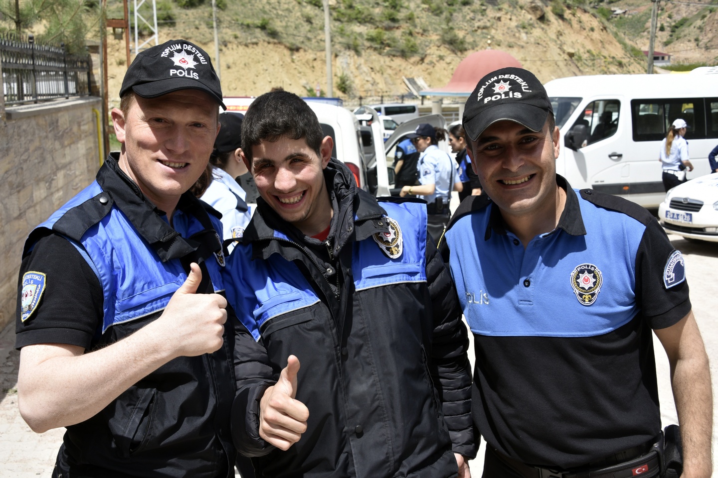 Gümüşhane Emniyeti özel çocukları sevindirdi 3